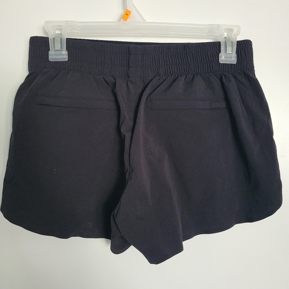 Athleta Black Running Shorts Women's Size 4 Zipper Pockets - Picture 3 of 8